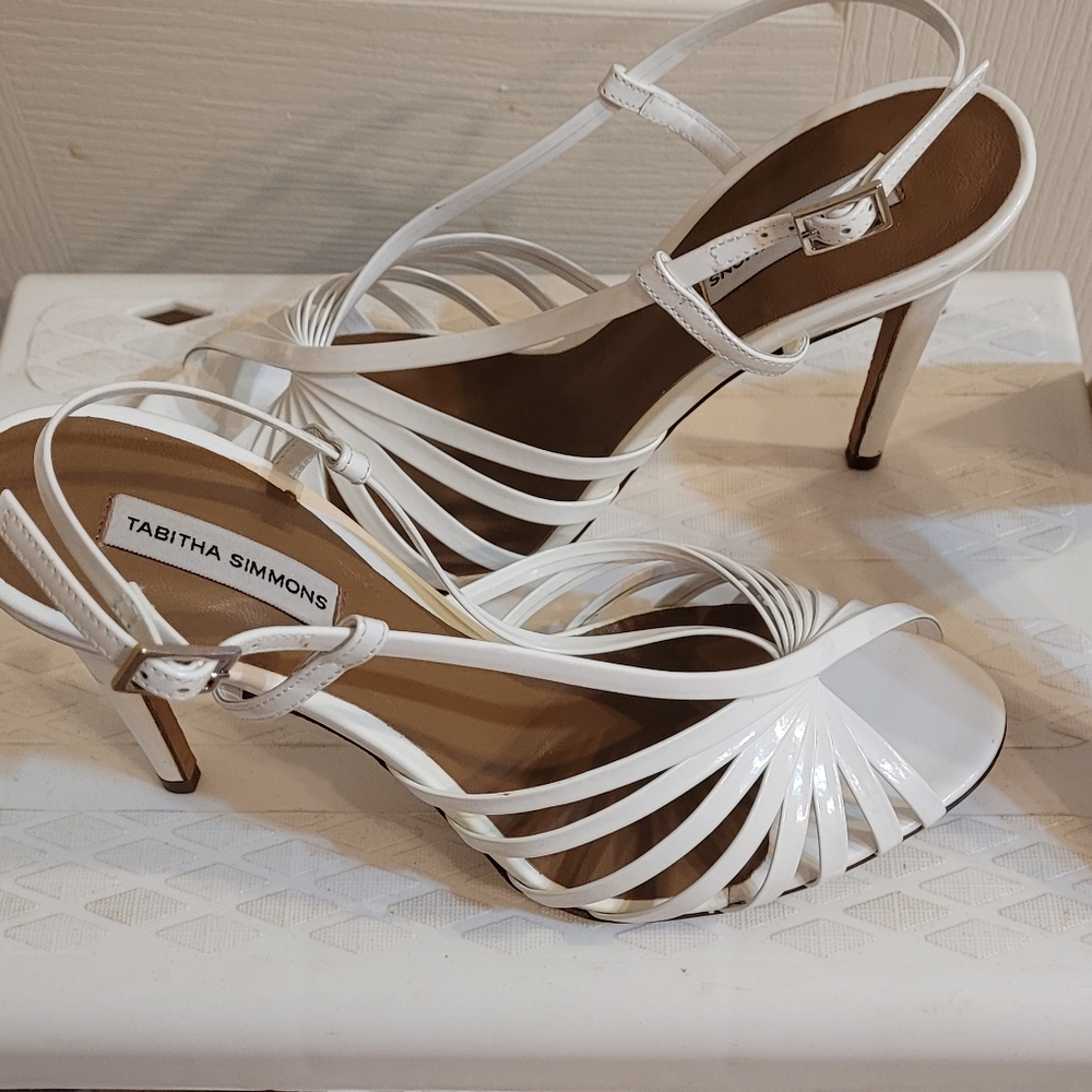 🤑SOLD🤑TABITHA SIMMONS’S WHITE HEELS SANDALS - Picture 7 of 16